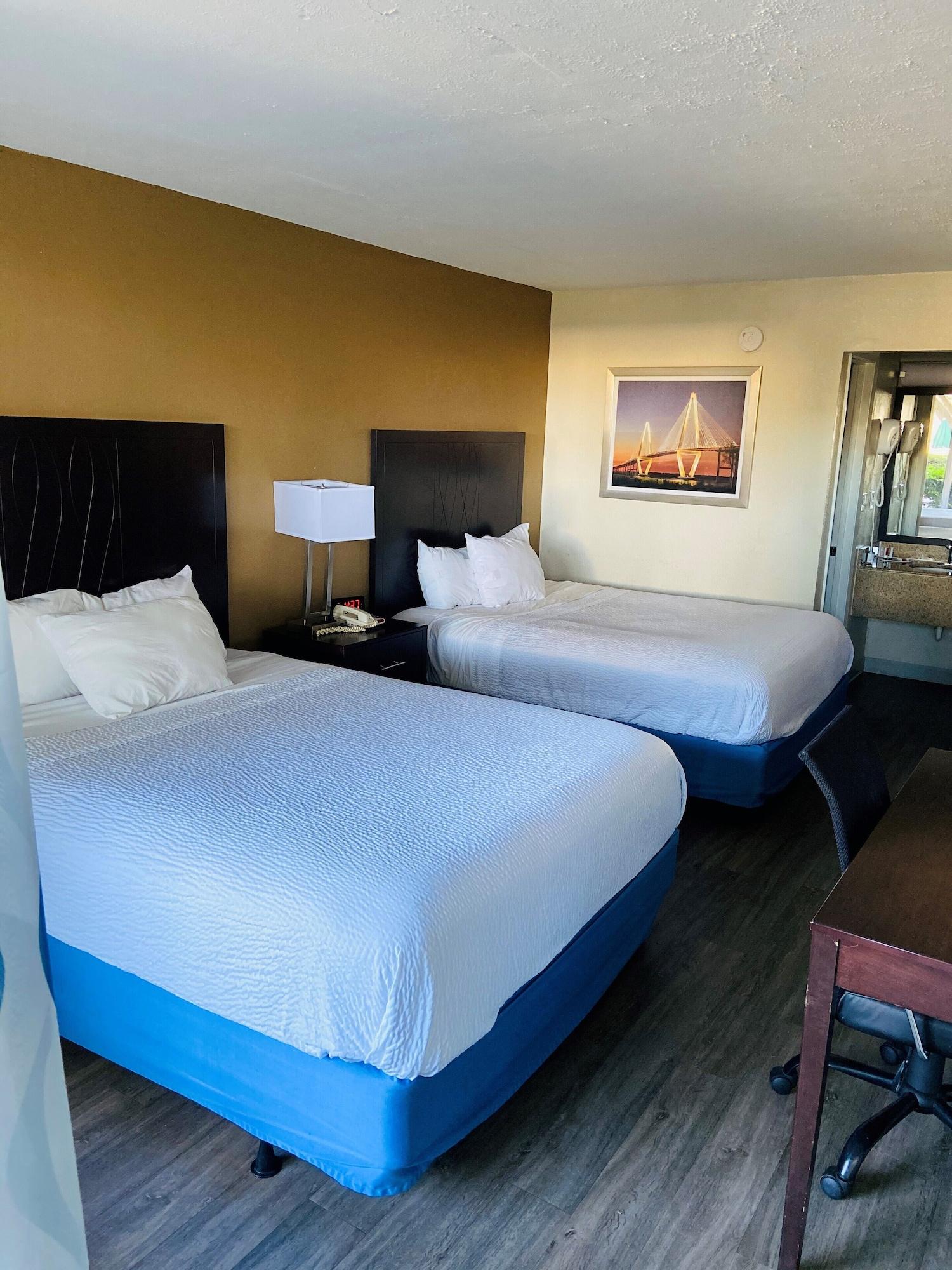 Days Inn By Wyndham Mt Pleasant-Charleston-Patriots Point Bagian luar foto